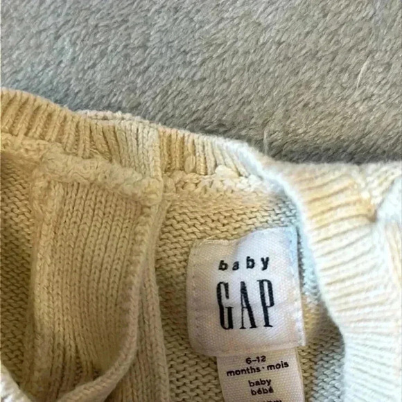 GAP  - long sleeve knit dress. Size 6-12 months - Picture 2 of 3